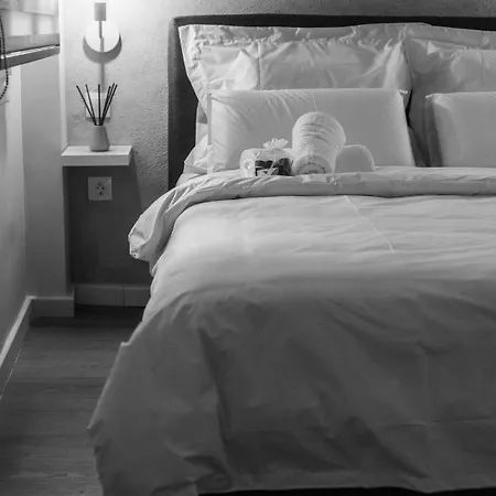 Super Fresh 1 Bedroom Lux *